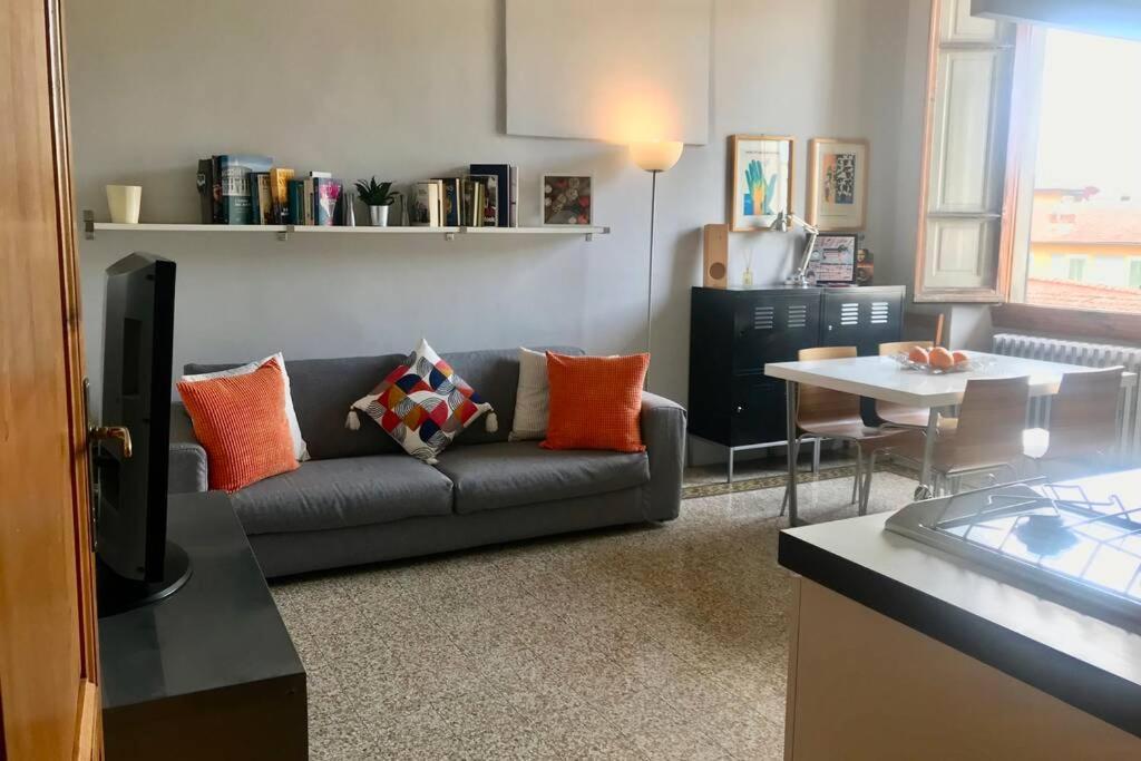 Sunny Top Floor In San Frediano فلورنس المظهر الخارجي الصورة